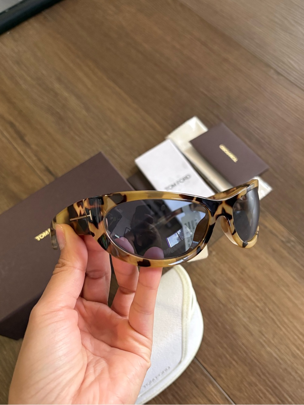 Tom Ford cat-eye wrap around/shield havana brown sunglasses with blue lenses